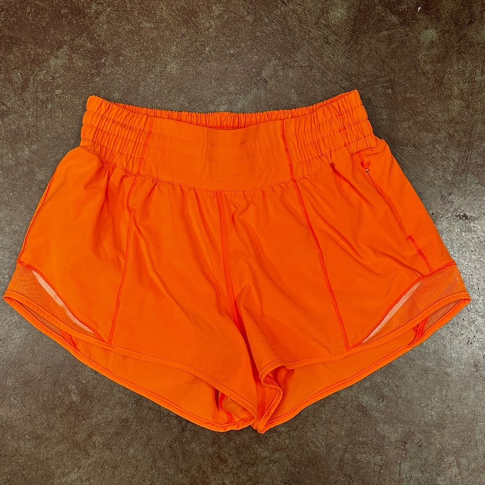 Lululemon Hotty Hot Shorts, Size 4, 2.5 inch, high rise